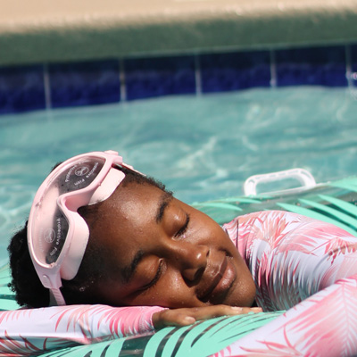 girl-resting-in-pool